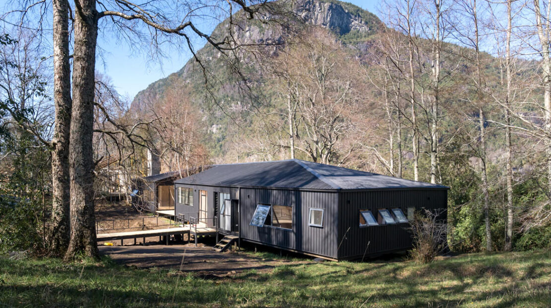 Casa diseñada con paneles sip en la región de los lagos