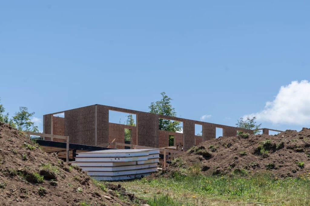Foto de obra en montaje - etapa inicial de instalación SIP 