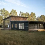 Arquitectos Puerto Varas diseñando casas eficientes en el Sur de Chile para gestionar la inversión.