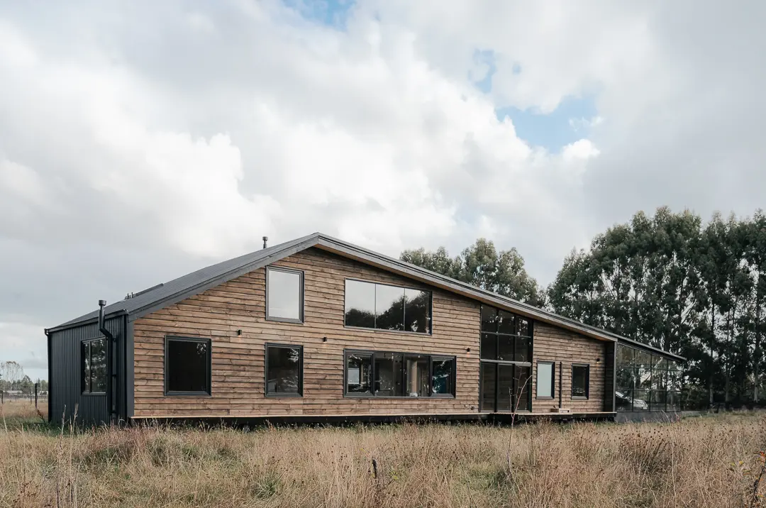 Casa diseñada y construida por Estudio Nalca en Frutillar, sur de Chile